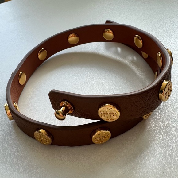 Tan Leather Tory Burch Logo Bracelet - Picture 5 of 7